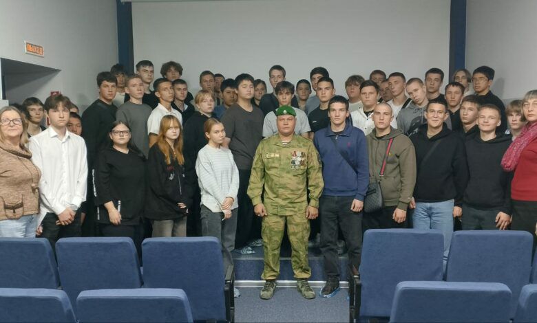 Саратовские студенты встретились с героем СВО